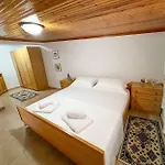 Вилла 98 Тирана
